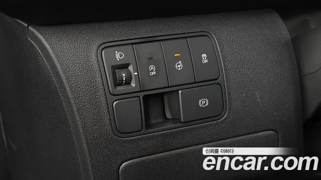 Hyundai Staria 2025 — фото 24