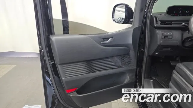 Hyundai Staria 2025 — фото 14