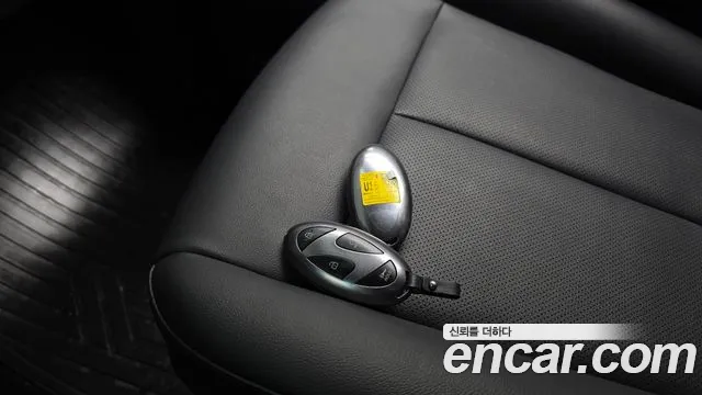 Hyundai Staria 2025 — фото 16
