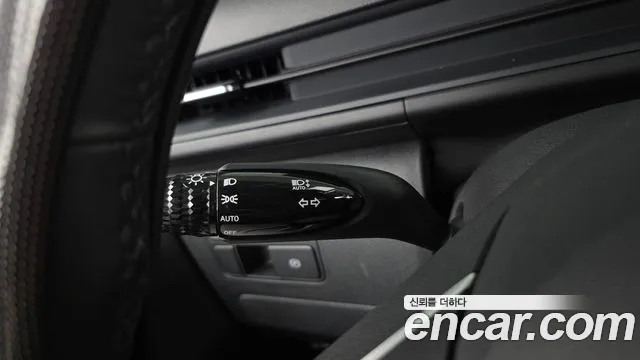 Hyundai Staria 2025 — фото 27