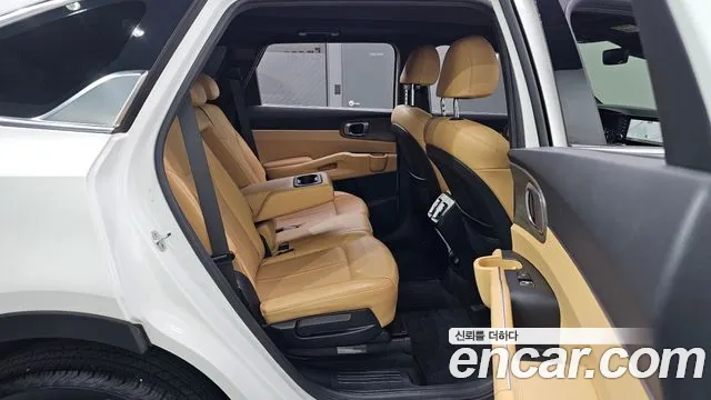 Kia Sorento 2022 — фото 17