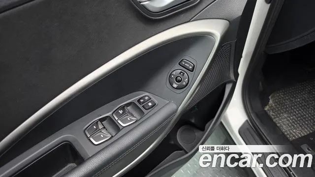 Hyundai Santafe 2018 — фото 28