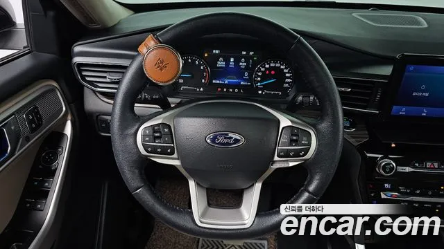 Ford Explorer 2021 — фото 19