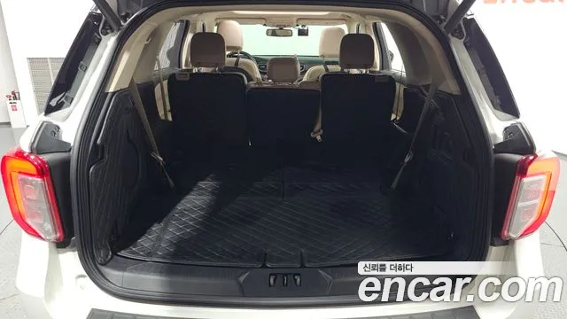 Ford Explorer 2021 — фото 26