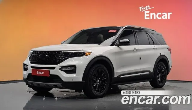 Ford Explorer 2021 — фото 1
