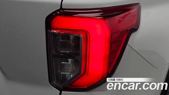 Ford Explorer 2021 — фото 9