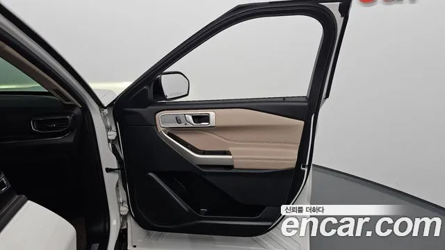 Ford Explorer 2021 — фото 14
