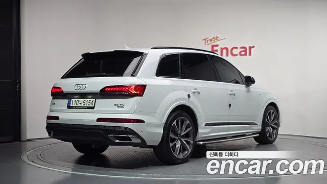 Audi Q7 2022 — фото 2