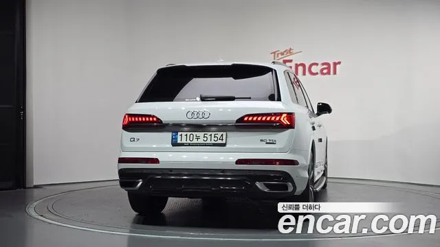 Audi Q7 2022 — фото 4
