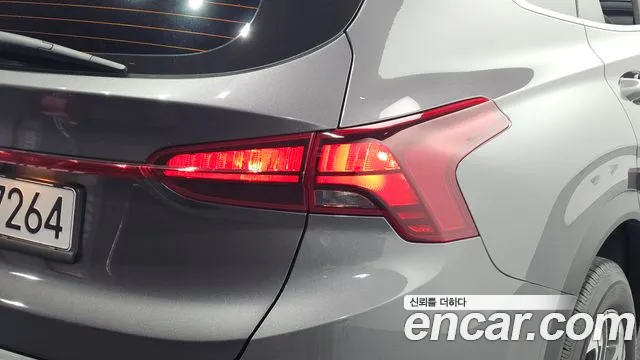 Hyundai Santafe 2023 — фото 9