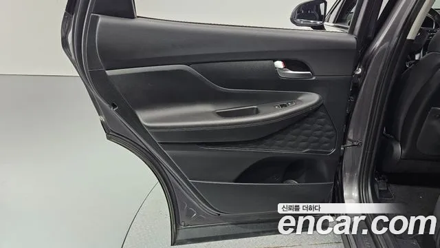 Hyundai Santafe 2023 — фото 15