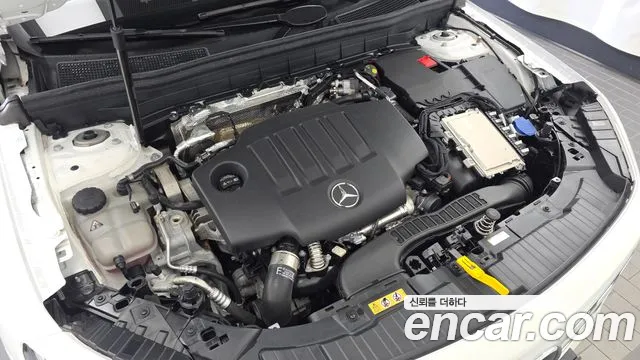 Mercedes-Benz GLB-Class 2023 — фото 6