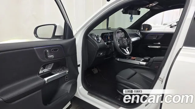 Mercedes-Benz GLB-Class 2023 — фото 13