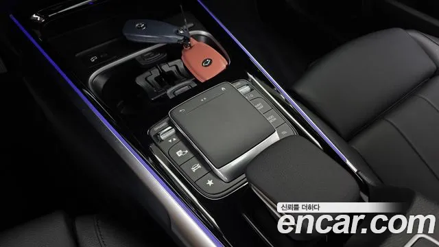 Mercedes-Benz GLB-Class 2023 — фото 24