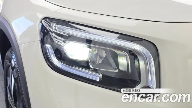 Mercedes-Benz GLB-Class 2023 — фото 8