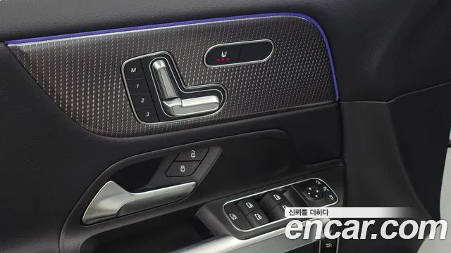 Mercedes-Benz GLB-Class 2023 — фото 30