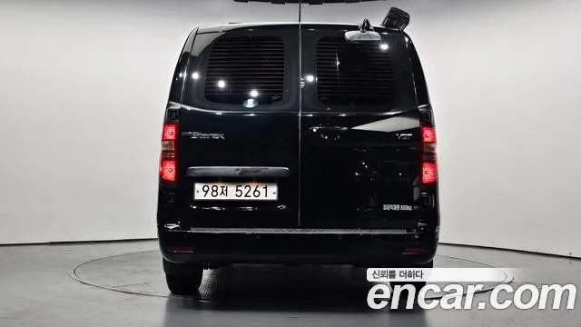 Hyundai Starex 2019 — фото 4