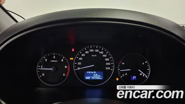 Hyundai Starex 2019 — фото 8