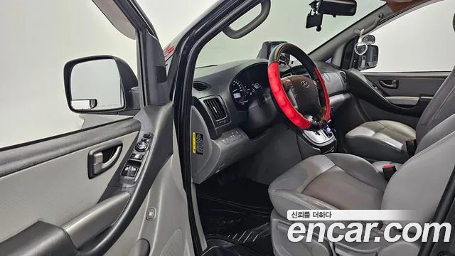 Hyundai Starex 2019 — фото 11