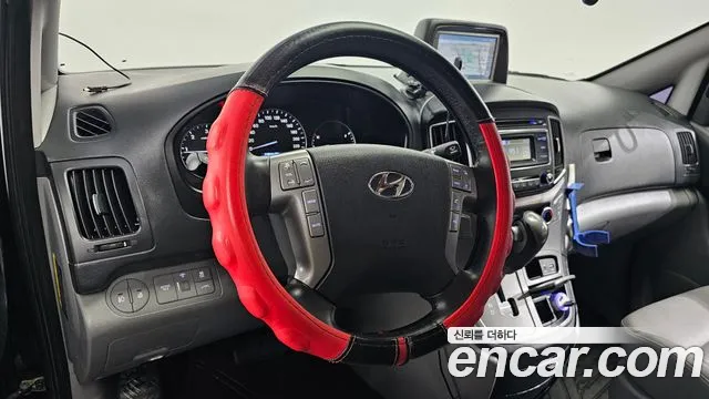 Hyundai Starex 2019 — фото 13