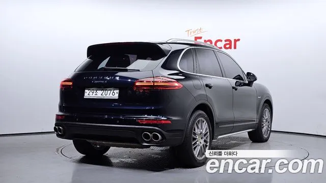 Porsche Cayenne 2015 — фото 2