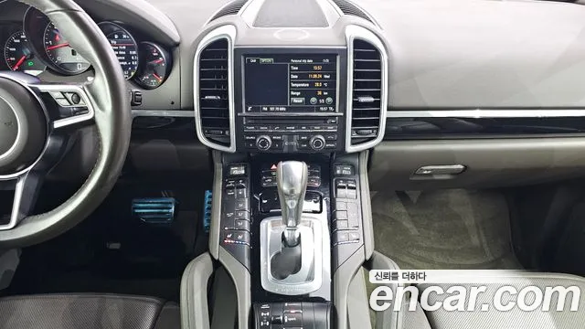 Porsche Cayenne 2015 — фото 14