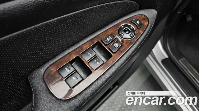 Hyundai Genesis 2011 — фото 14