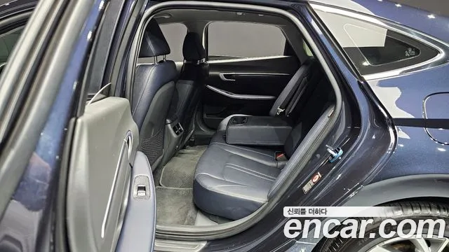 Hyundai Sonata 2020 — фото 19