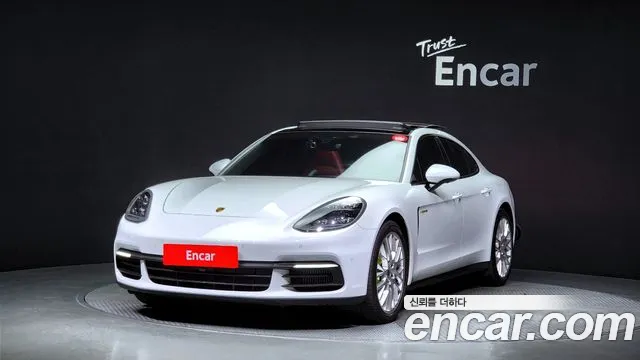 Porsche Panamera 2020 — фото 1