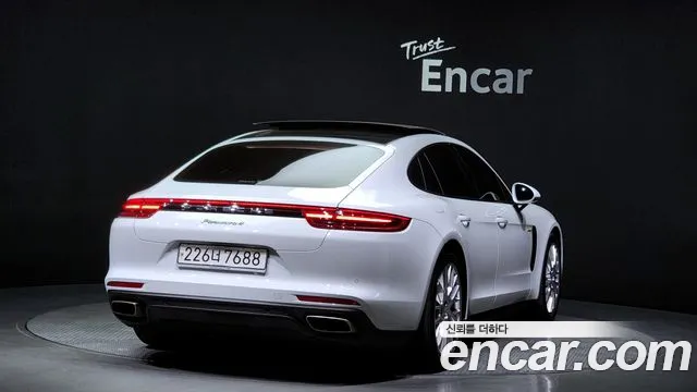 Porsche Panamera 2020 — фото 2