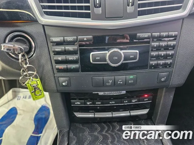 Mercedes-Benz E-Class 2013 — фото 10