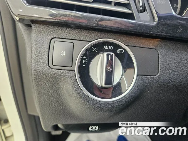 Mercedes-Benz E-Class 2013 — фото 15