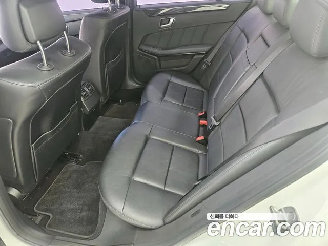 Mercedes-Benz E-Class 2013 — фото 18