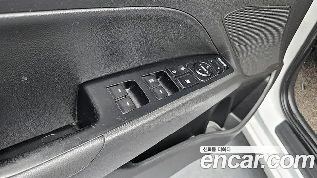 Hyundai AVANTE 2017 — фото 14