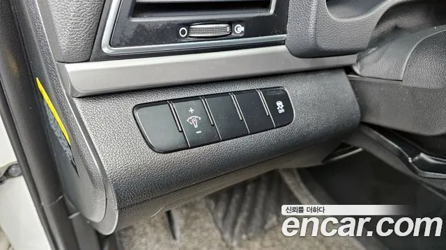 Hyundai AVANTE 2017 — фото 15