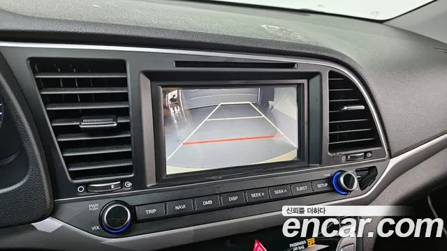 Hyundai AVANTE 2017 — фото 17