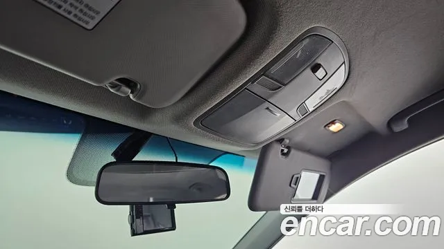 Hyundai AVANTE 2017 — фото 18