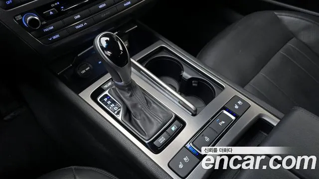 Hyundai Genesis 2016 — фото 9