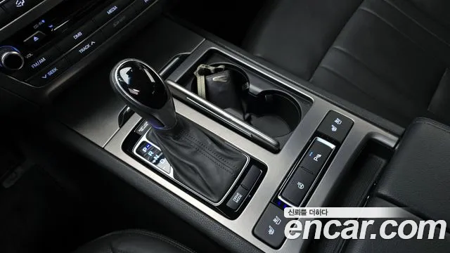 Hyundai Genesis 2015 — фото 9