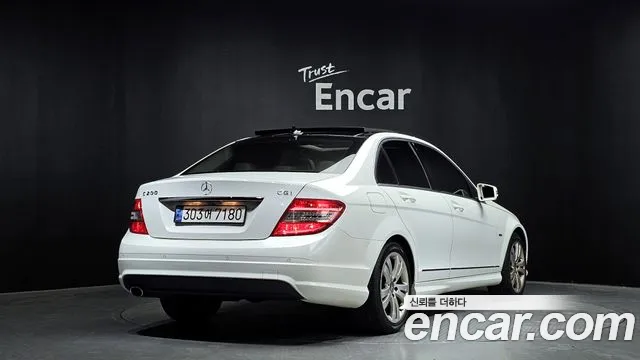 Mercedes-Benz C-Class 2010 — фото 2