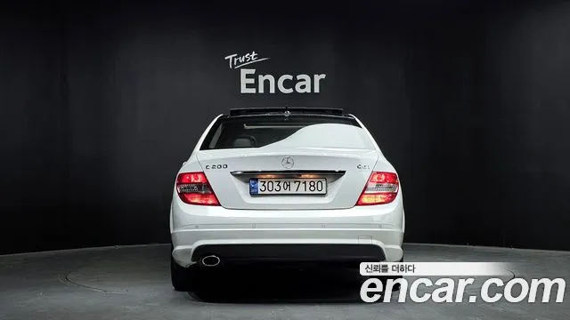 Mercedes-Benz C-Class 2010 — фото 4