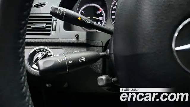 Mercedes-Benz C-Class 2010 — фото 17