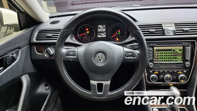Volkswagen Passat 2015 — фото 13