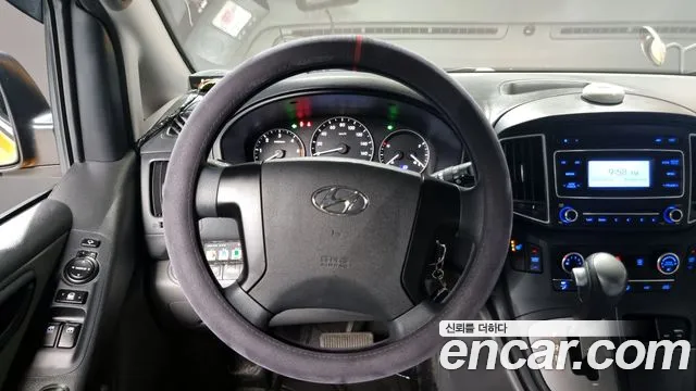 Hyundai Starex 2019 — фото 13