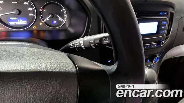 Hyundai Starex 2019 — фото 16