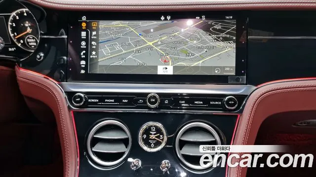 Bentley Continental 2019 — фото 15
