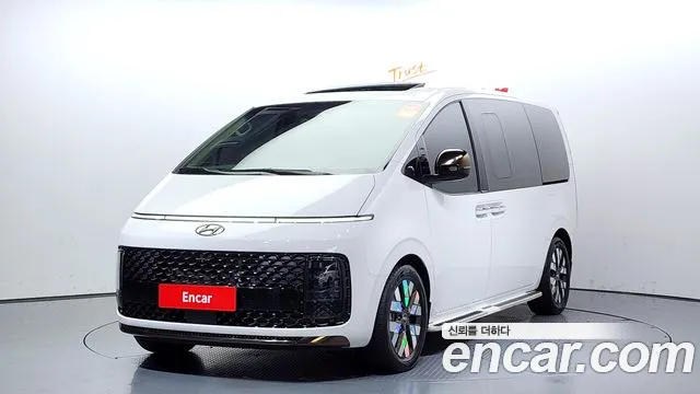 Hyundai Staria 2023 — фото 1