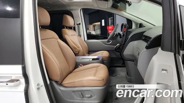 Hyundai Staria 2023 — фото 11