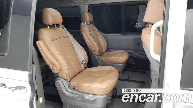 Hyundai Staria 2023 — фото 12