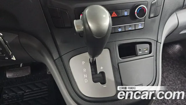 Hyundai Starex 2016 — фото 9